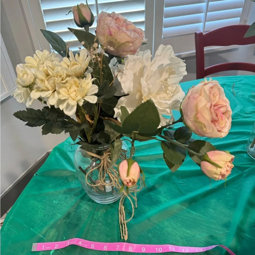 FAUX FLOWERS! Neutral/natural coloring: great for any room in the house! Zoom in